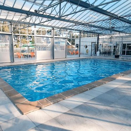 Appartement privée avec jardin et terrasse couverte dans résidence l'estuaire, avec piscine couverte, proche plage Le Verdon-sur-Mer Esterno foto