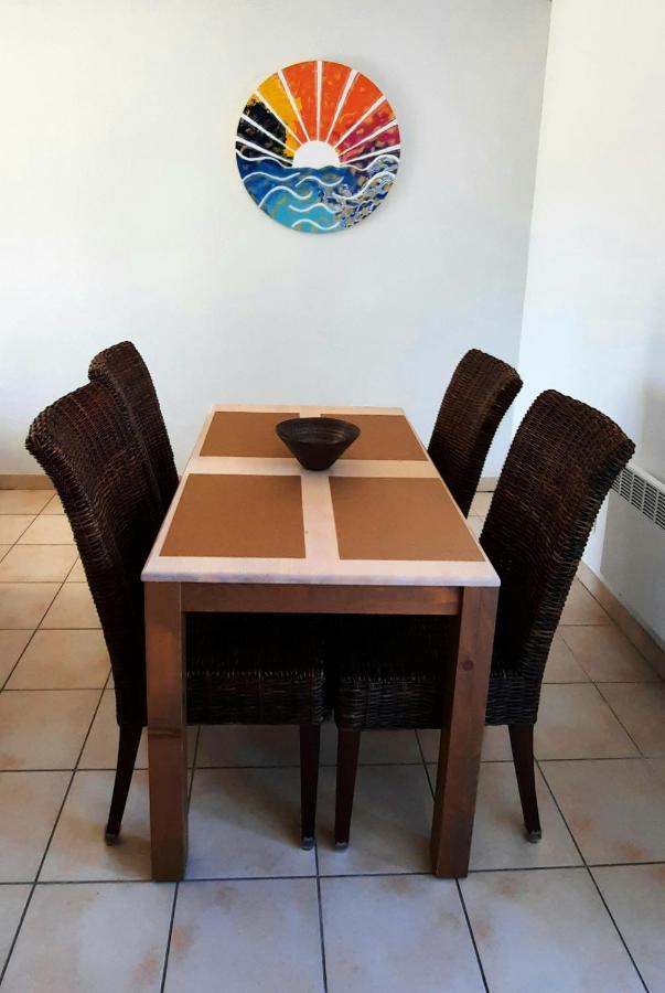 Appartement privée avec jardin et terrasse couverte dans résidence l'estuaire, avec piscine couverte, proche plage Le Verdon-sur-Mer Esterno foto